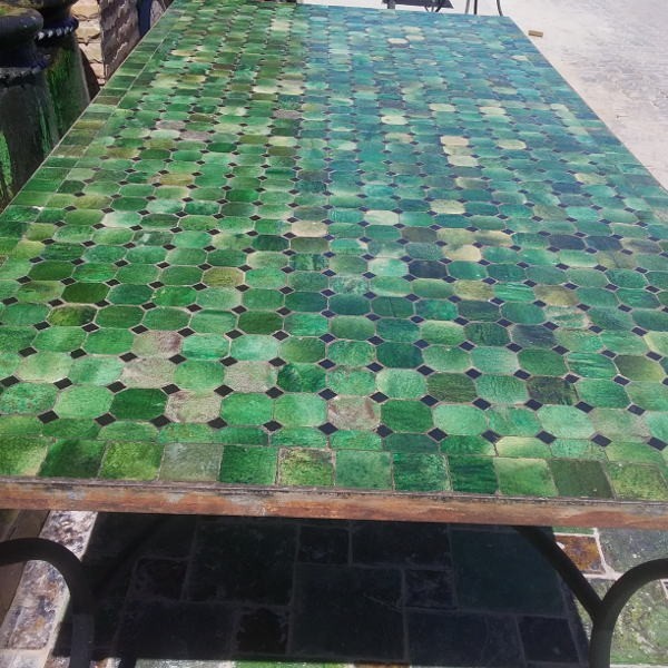 Table marocaine en zellige vert