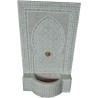 Fontaine murale artisanale marocaine en mosaïque de zellige blanche