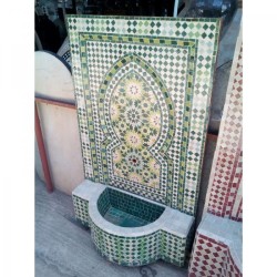 Fontaine murale de jardin en mosaïque de zellige, Artisanat marocain