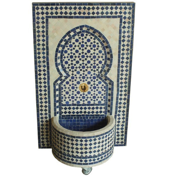 Fontaine marocaine murale d'extérieure artisanale bleue en zellige